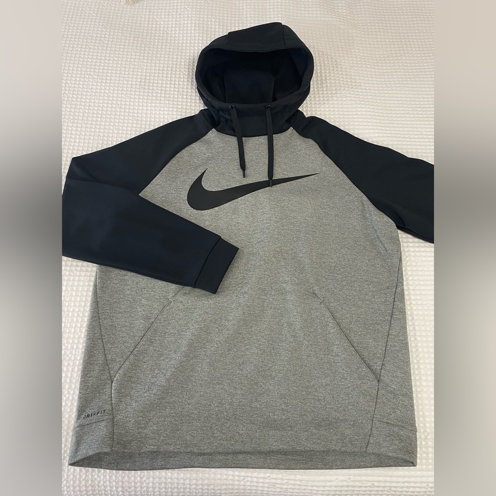 Men’s Nike Dri-Fit hoodie size XL